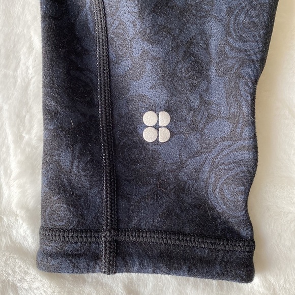 Sweaty Betty Reversible Black Rebel Roses Leggings Size Small - Picture 7 of 11